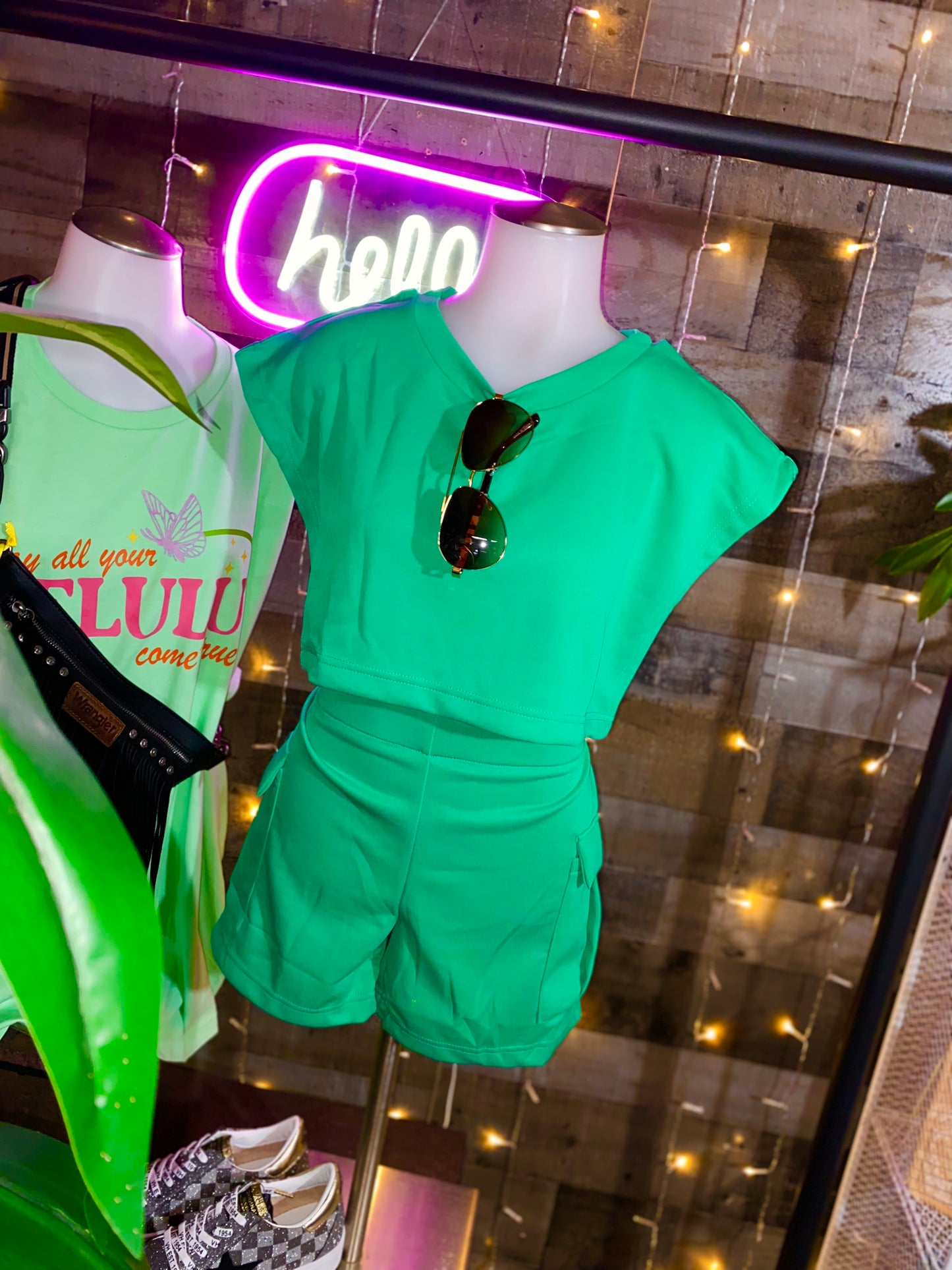 Green crop short set with cargo pocket